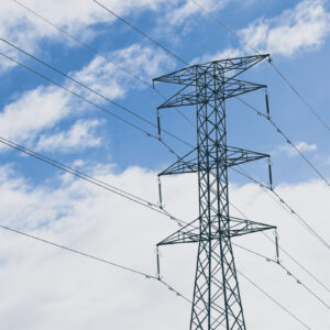 Construcción de líneas de transmisión eléctrica.
